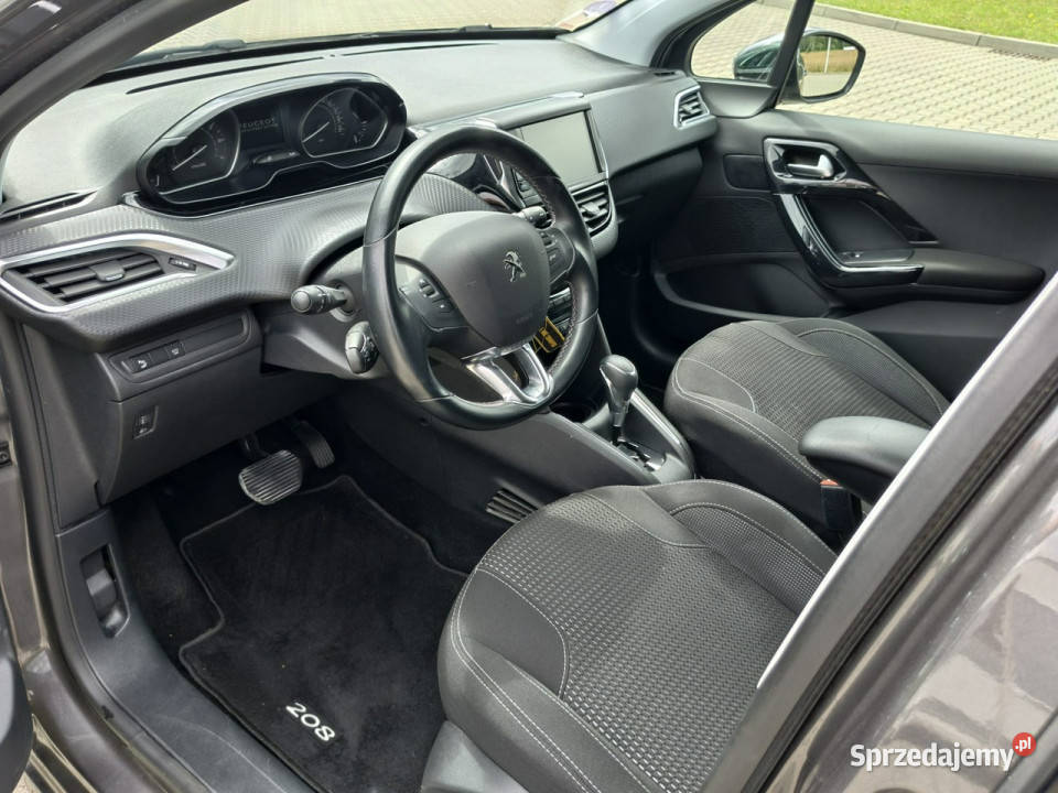 Peugeot 208 lifcie 12 benzyna 110 niski przebieg automatyczna Kęty sprzedam