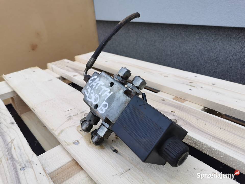 Blok zaworowy osprzętu Cat TH 330B Wilkowo