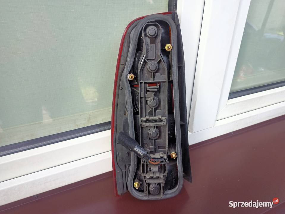 VW Polo III 6N kombi Vario lampa tył tylna prawa Sieradz