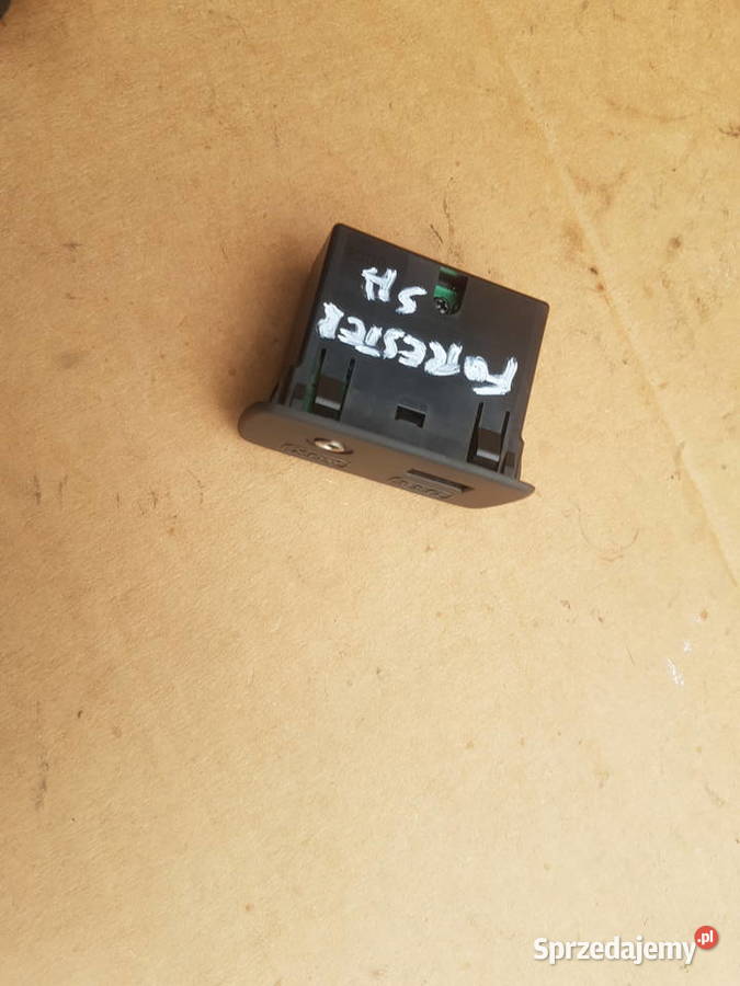 Subaru Forester 3 SH gniazdko aux usb osobowe dolnośląskie Legnica