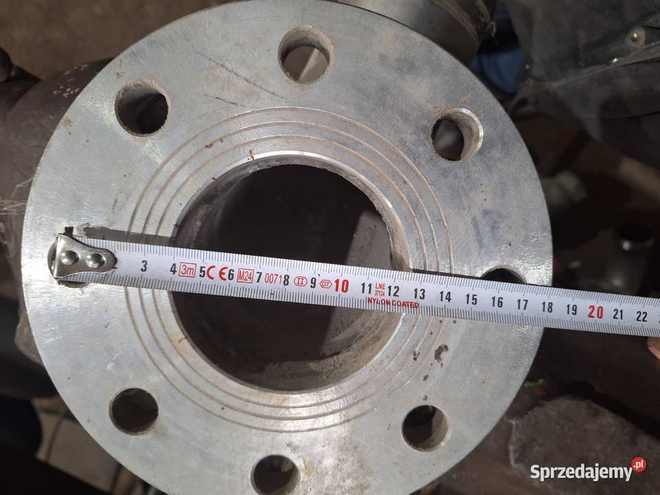 Adaptery z kołnierzami z kwasowki Warszew