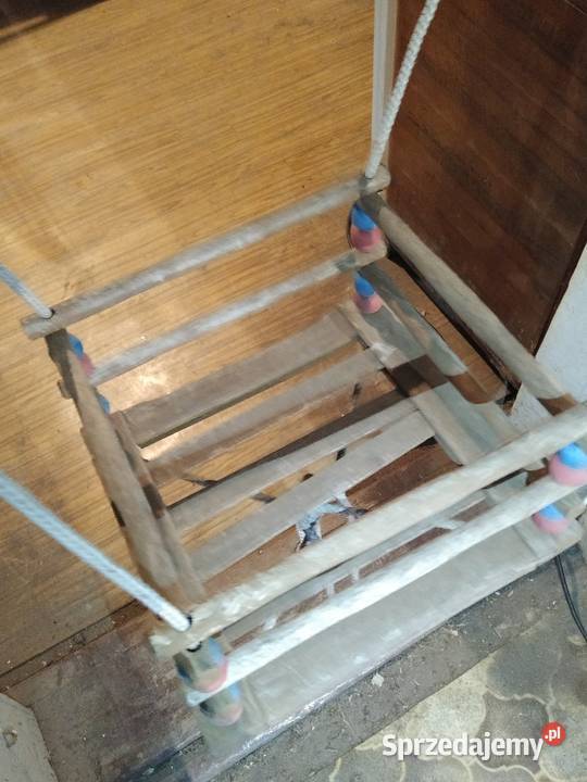 Stara huśtawka dziecięca drewniana zabytek PRL Dąbrowa Górnicza