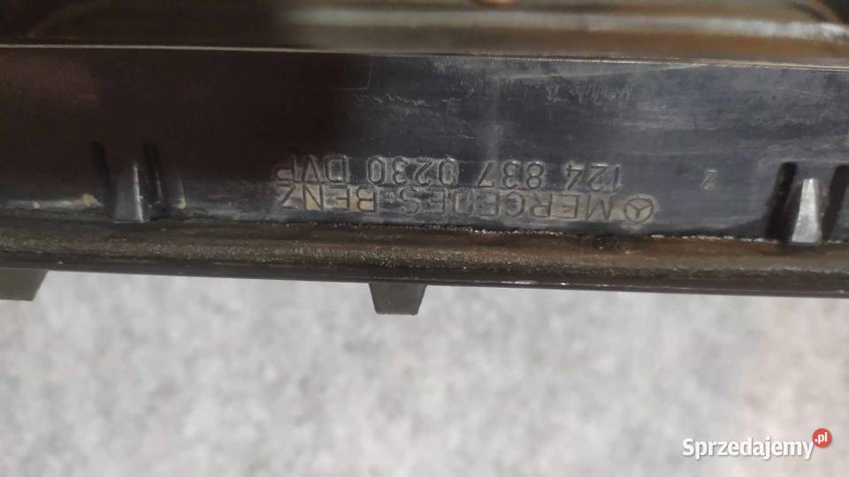 MercedesBenz W124 Kratka wentylacji bagażnika Łagiewniki