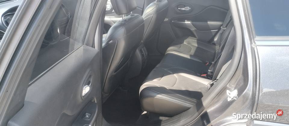 Jeep Cherokee Limited KL 4x432272 benzyna