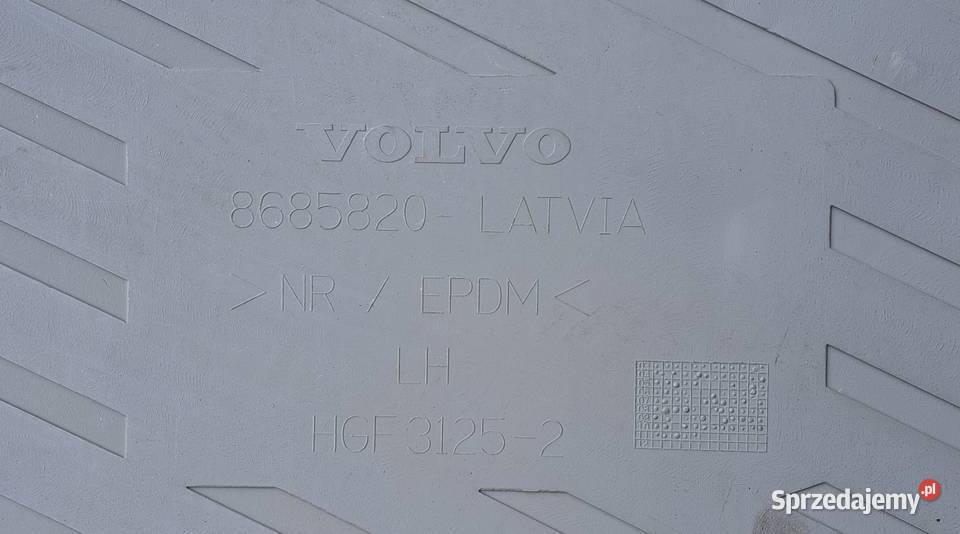 Dywaniki gumowe Volvo S40 V50 20042012 39807168 sprzedam