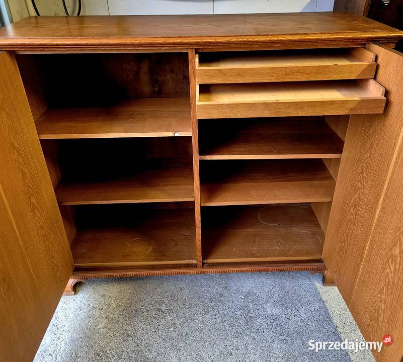 Stara komoda dębowa z rzeźbieniami Meble Bydgoszcz