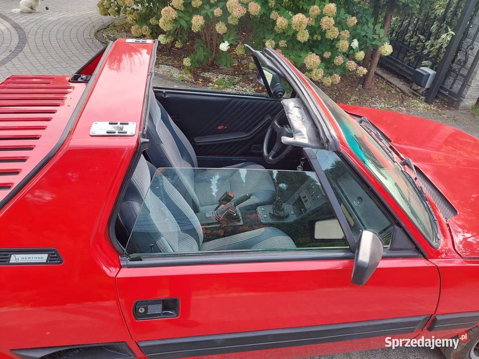 Bertone x19 fiat produkcji 1988 nowy lakier Rok produkcji 1988 sprzedam