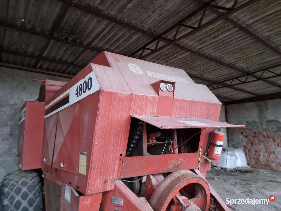 Prasa HESSTON 4800 wielkogabarytowa Kostkujące