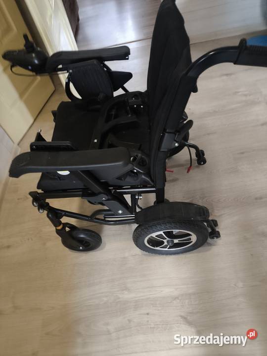 Wózek inwalidzki o napędzie elektrycznym W459