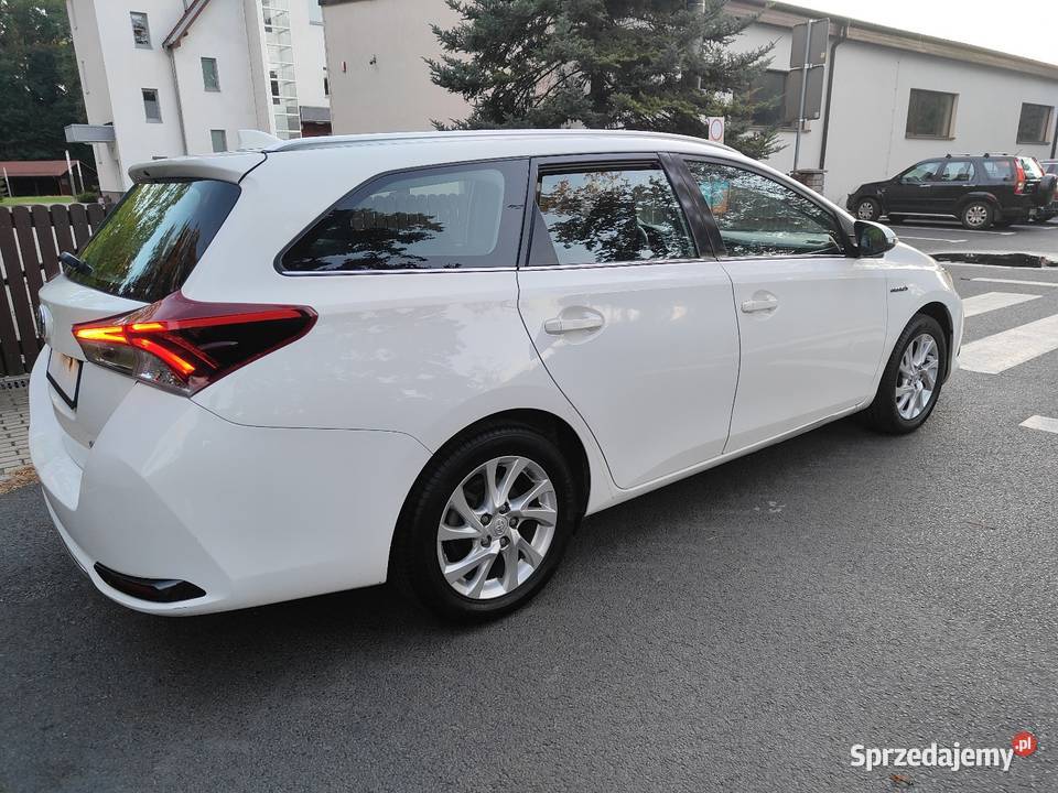 Toyota Auris 18 Hybrid bluetooth dolnośląskie Borzęcin