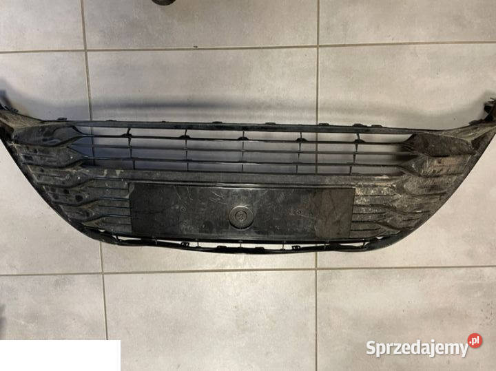 Toyota Yaris III lift kratka środkowa zderzaka Kozubszczyzna sprzedam
