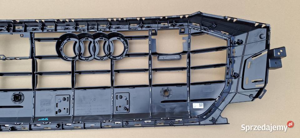 AUDI Q8 4M8 GRILL ATRAPA CHŁODNICY EMBLEMAT NOWY Atrapy Bieleń