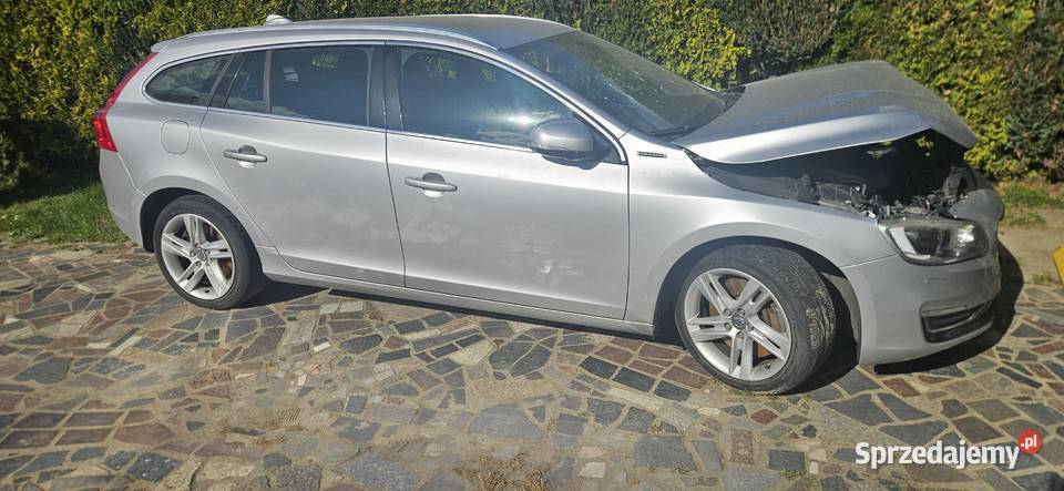 Volvo V60 D6 Plug In Hybrid Uszkodzony Banino