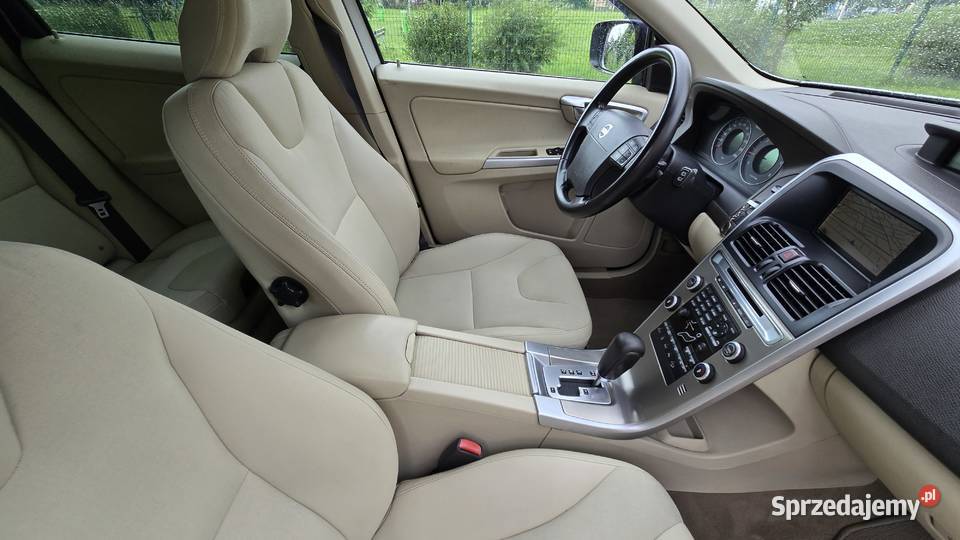 VOLVO XC60 24 D5 185 AWD SUMMUM Blis Navi Kamery aluminiowe felgi XC 60 Zamość sprzedam