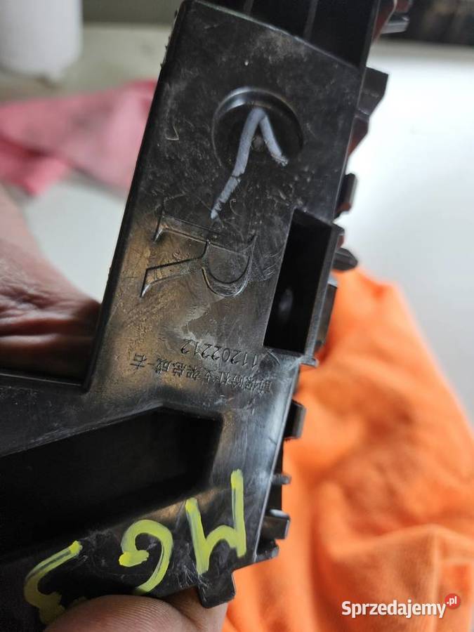 MG3 ŚLIZG PRAWY ZDERZAKA PRZÓD PRZEDNI 11202212 osobowe Pozostałe