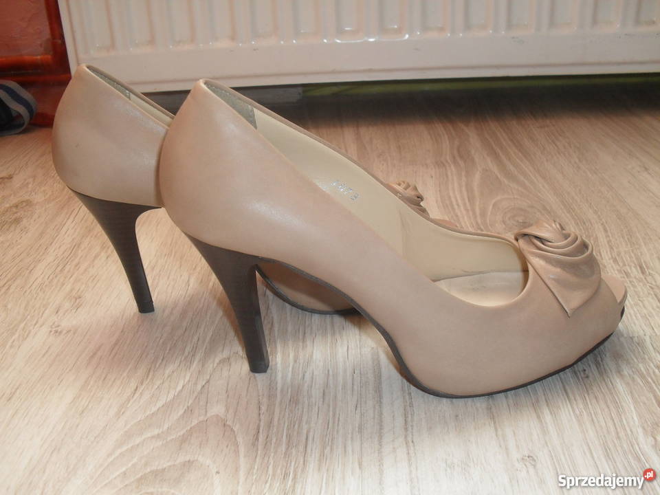 Sprzedam beżowe czółenka damskie firmy SALA