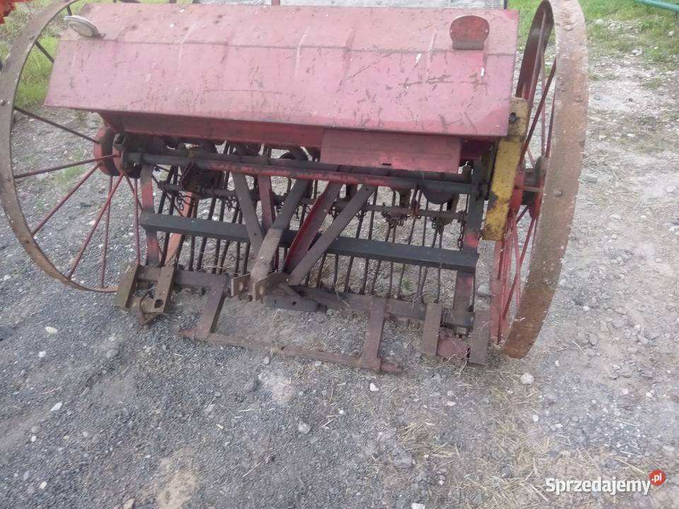 Siewnik zbożowy 13 lejków nieuszkodzony Skała