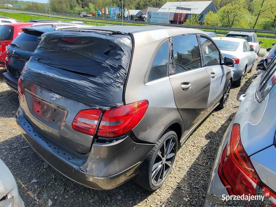 MERCEDES B KLASA W246 BŁOTNIK LEWY TYŁ POSZYCIE