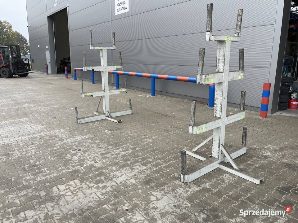 1	Regał choinkowy dwuczęściowy na elementy o