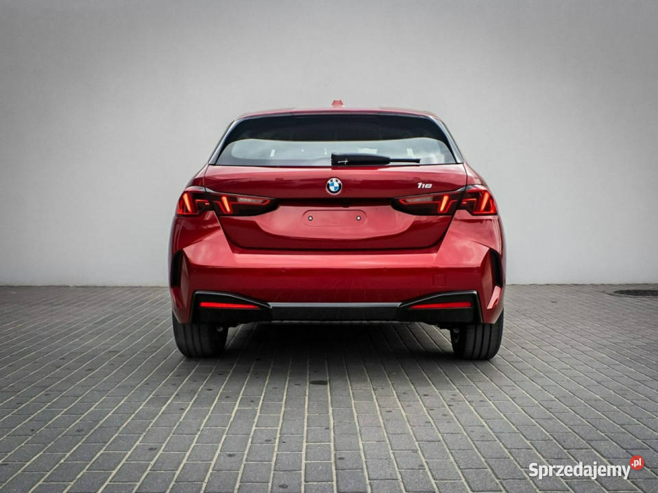 BMW 116 BMW 116 Dostępne ręki F70 2024 BMW Łódź