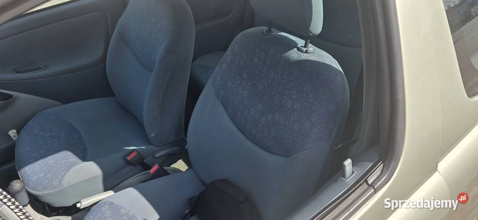 Yaris 2001 małe pieniądze Sosnowiec sprzedam