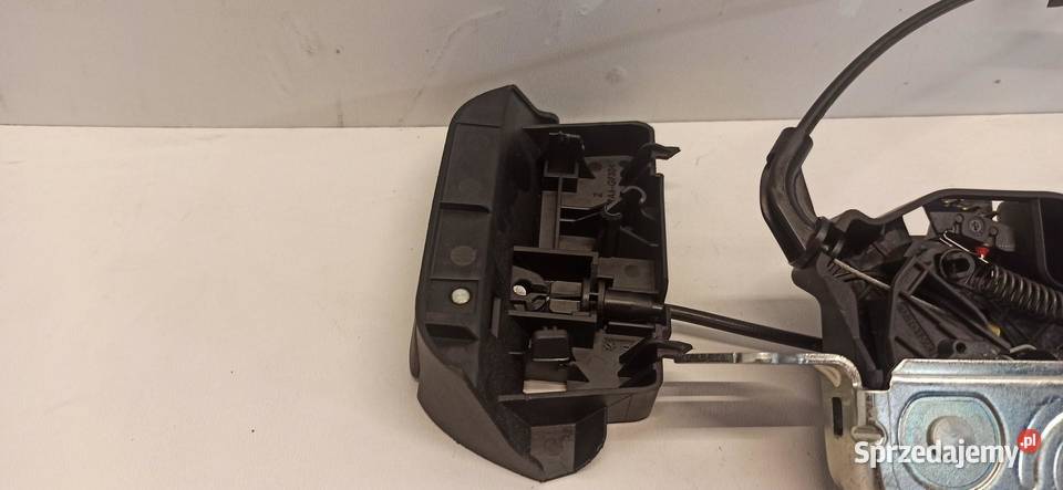MERCEDES W205 ZAMEK KANAPY LEWY A2059204900 osobowe sprzedam