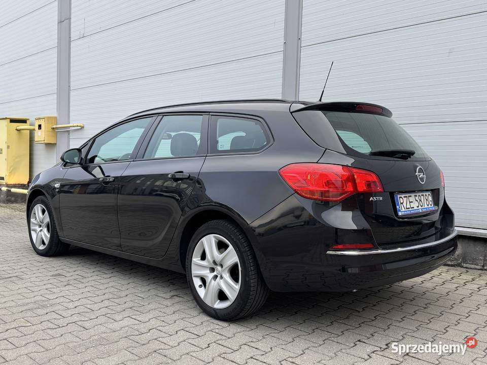 Opel Astra J 14 Turbo 120 2014r 152 505 Kombi Rzeszów