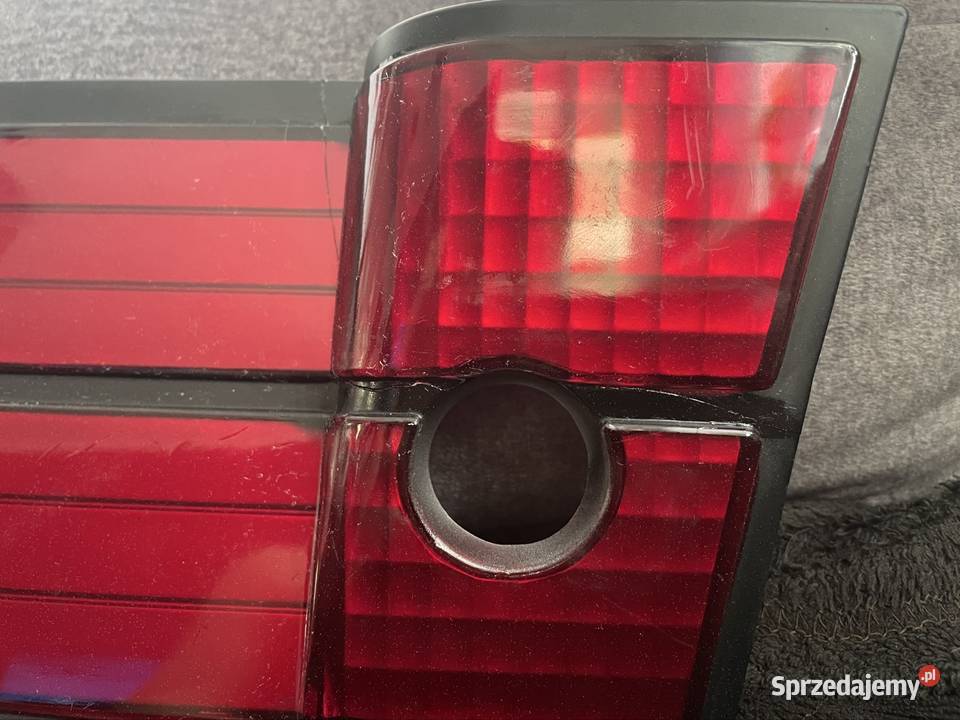 Blenda tylnej klapy BMW E34 nie HELLA osobowe