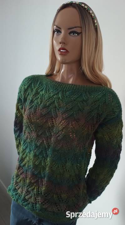 Sweterek ręcznie robiony na drutach