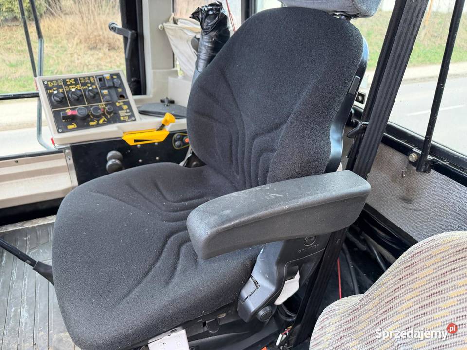 Ciągnik rolniczy JCB Fastrac 3185 Ciągniki Nowa Ruda