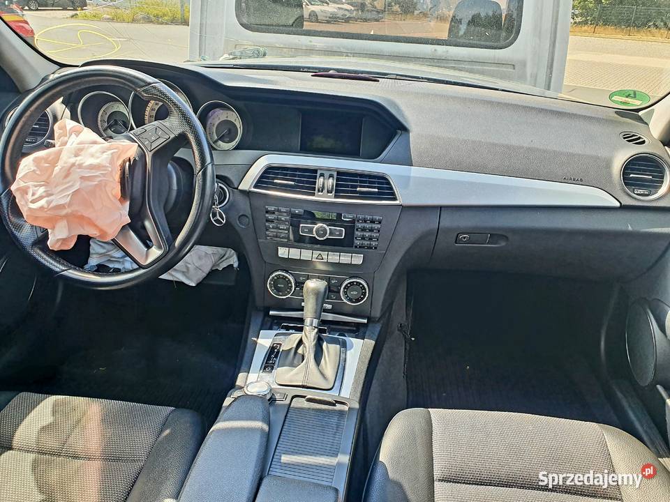 MERCEDES C W204 RAMKA TUNEL A2046800107 Radom