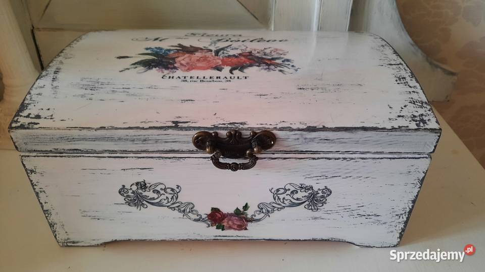 Skrzynia w stylu schbby chic