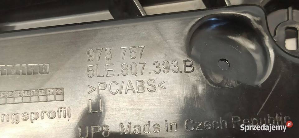 SKODA ENYAQ ŚLIZG ZDERZAKA LEWY TYŁ 5LE807393B Części montażowe
