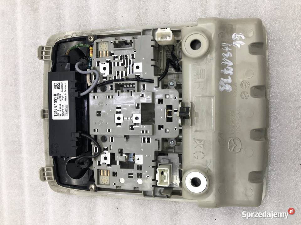 LAMPKA PODSUFITKI TG1667SS1B MAZDA 6 GJ Oświetlenie kabiny sprzedam