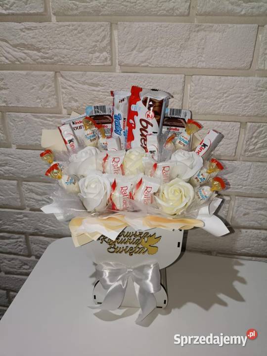 Kielich komunijny z słodyczy Kinder Komunia Wszystkich Świętych Poznań