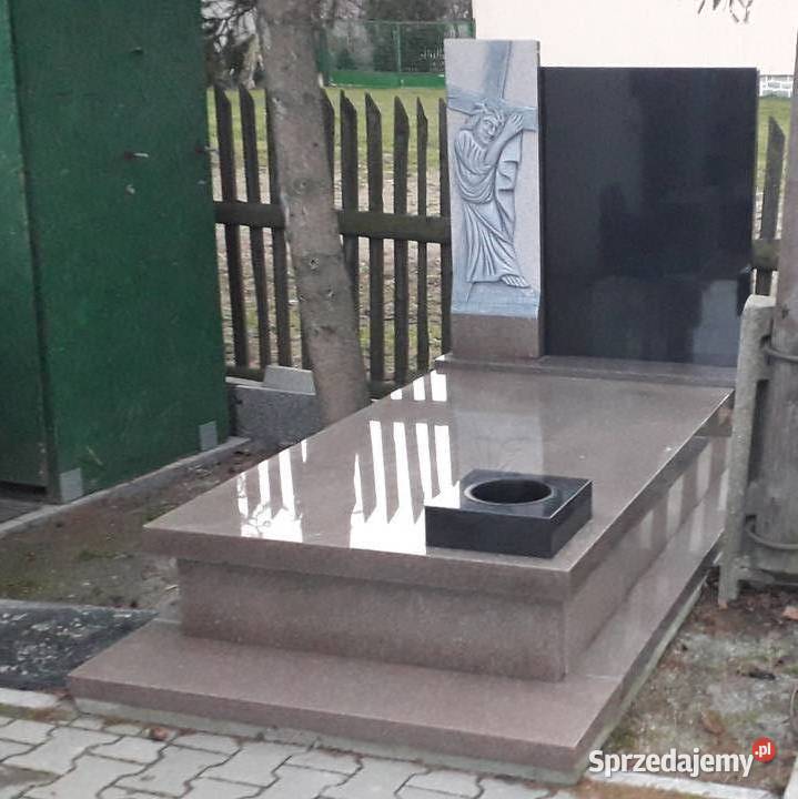 Nagrobekgrobowiec Bohus czerwony rzeźba Jezusa Strzegom