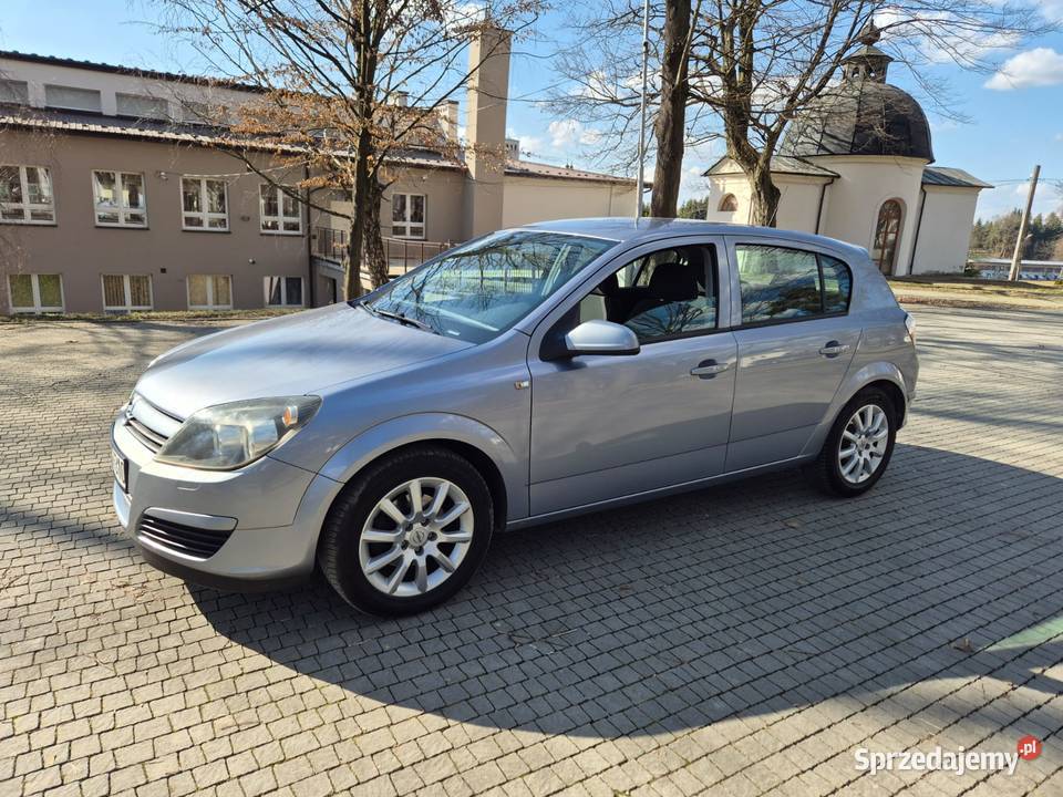 Sprzedam Opel Astra H 2004r 16 16V benzyna 172000km Opel Haczów