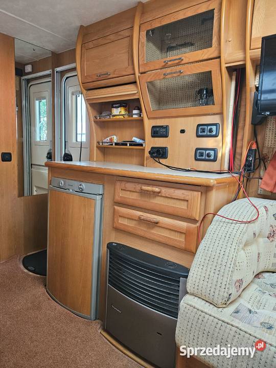 Przyczepa kempingowa z magazynem energii Compas Otwock