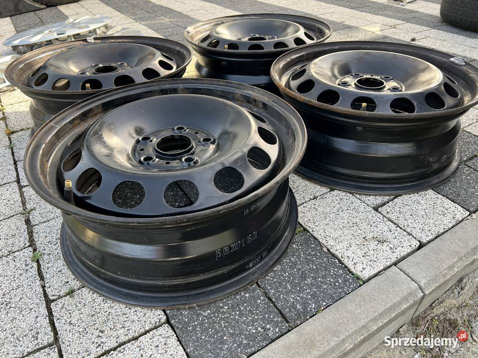 Felgi stalowe 4 ET48 4 kołpaki Skoda Octavia Andrespol sprzedam