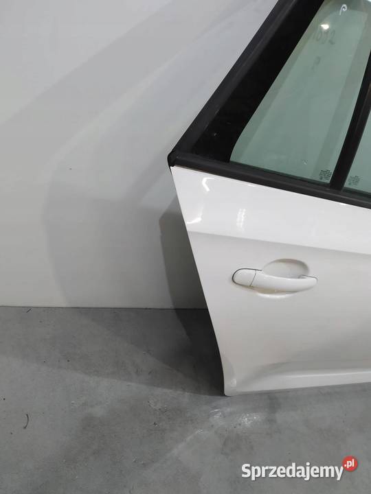 DRZWI PRAWE TYŁ KOMBI LF9E Skoda Rapid I osobowe