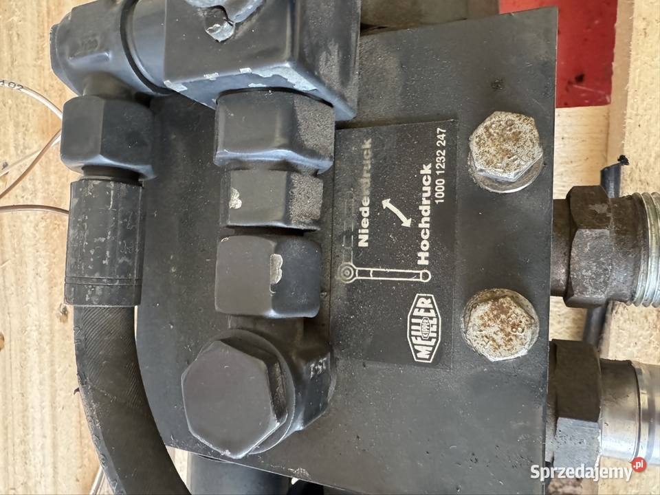 Rozdzielacz do hydrauliki wywrotu typ 501354 Częstochowa