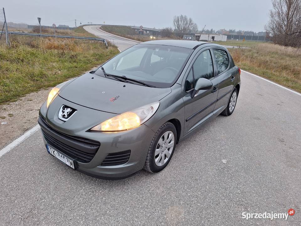 Sprzedam Peugeot 207 14 75 8v mały przebieh