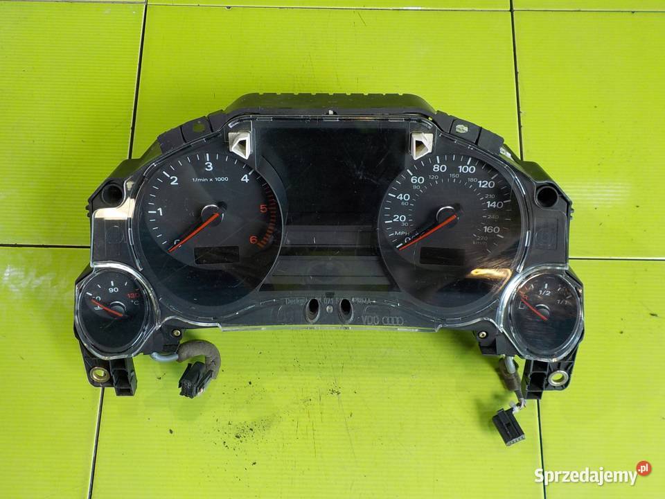 AUDI A8 D3 40 TDI 05r licznik zegary 4E0920980F Wyposażenie wnętrza Suków sprzedam