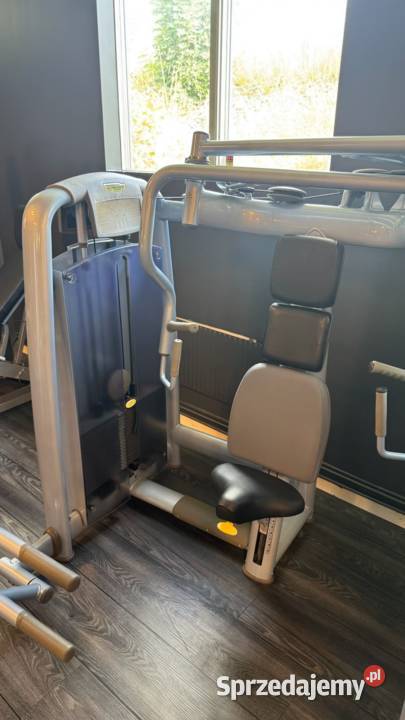 Zestaw maszyn Technogym Selection 17 sztuk Sprzęt do ćwiczeń Wałcz