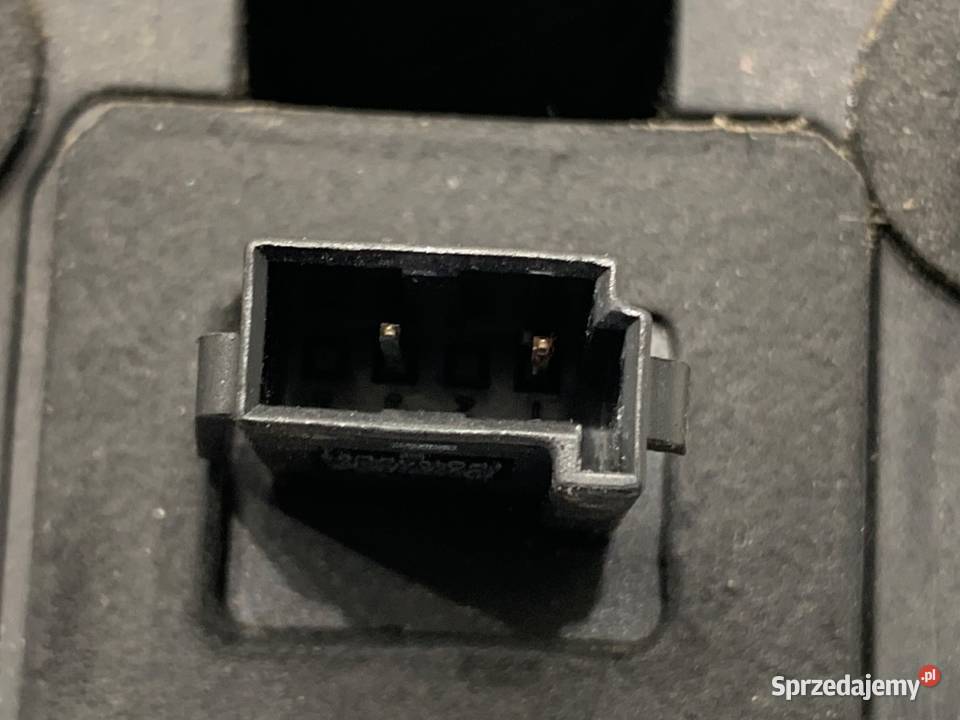 KLAMKA KLAPY TYŁ OPEL CORSA E 39007842 Hatchback osobowe Klapy bagażnika