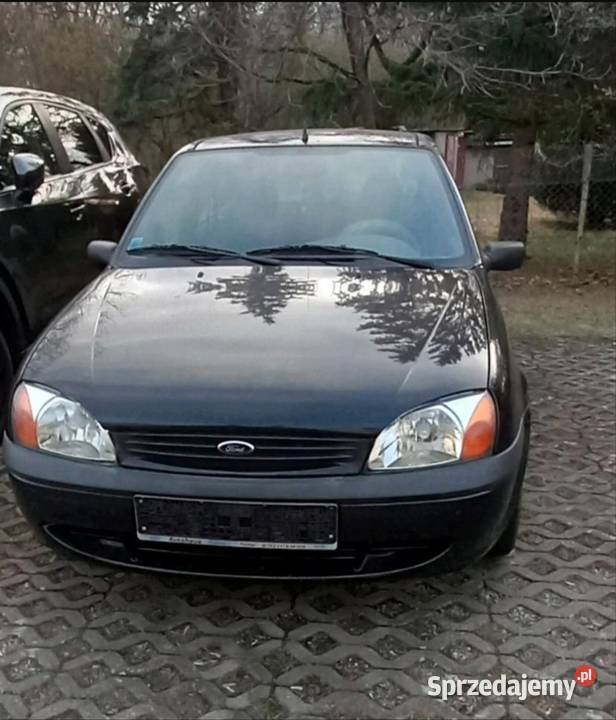 Ford Fiesta 13 Benz 2000r