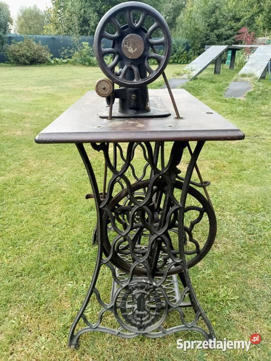 Zabytkowa maszyna Singer że stolikiem Pozostałe Siewierz