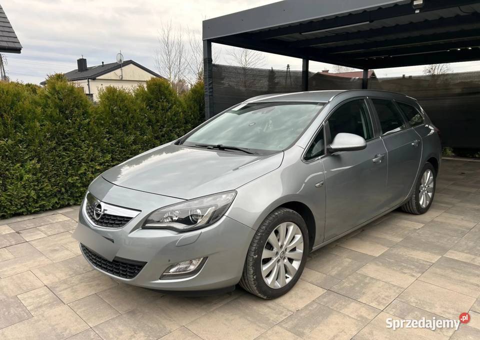 Opel Astra J Sports Tourer 14Turbo 140 reflektory ksenonowe Tarnowskie Góry