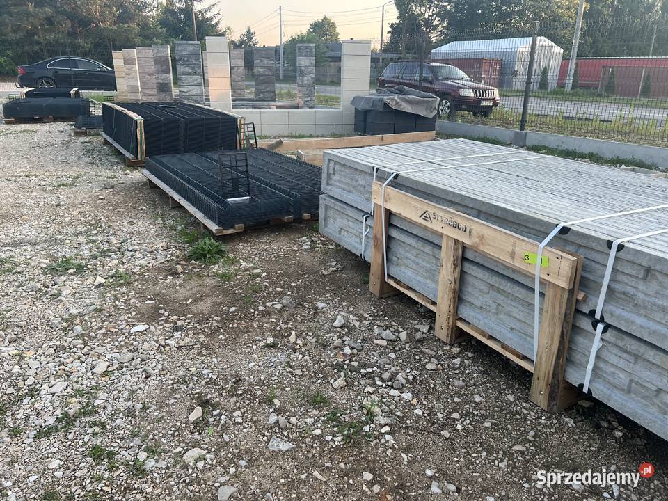 Ogrodzenie panelowe Końskie podmurówki betonowe