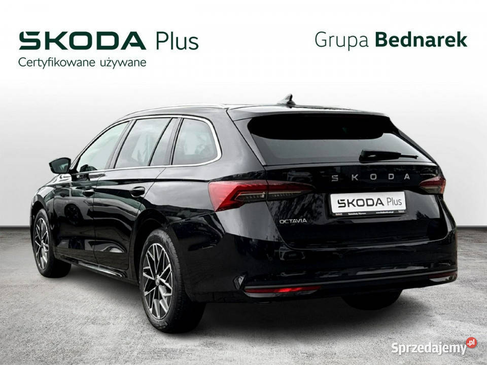 koda Octavia Bezwypadkowy Salon Polska Serwis asystent pasa ruchu